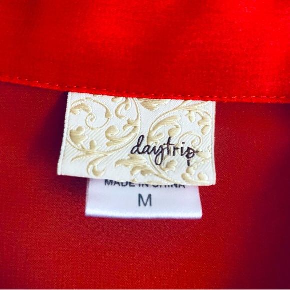 Daytrip Women's Red and Orange Ombre Long Sleeve Shirt Button Up Top Size Medium - Picture 7 of 9